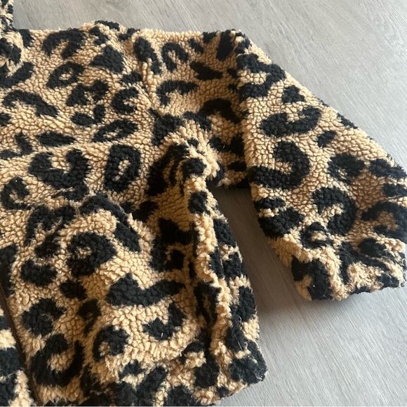 SHEIN sherpa leopard print sweater - Picture 2 of 3
